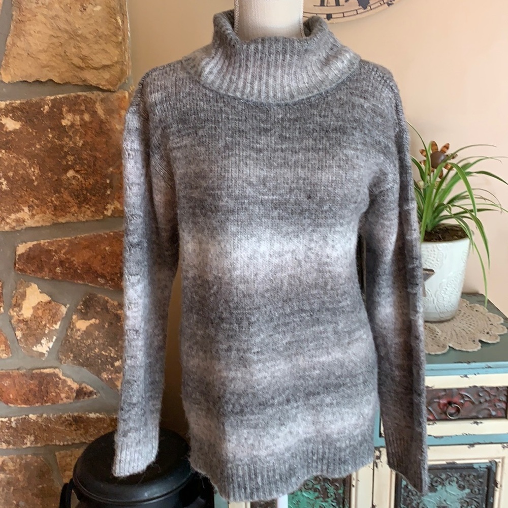 Simply Vera Vera Wang Gray Ombre Turtle Neck Sweater Size Large
